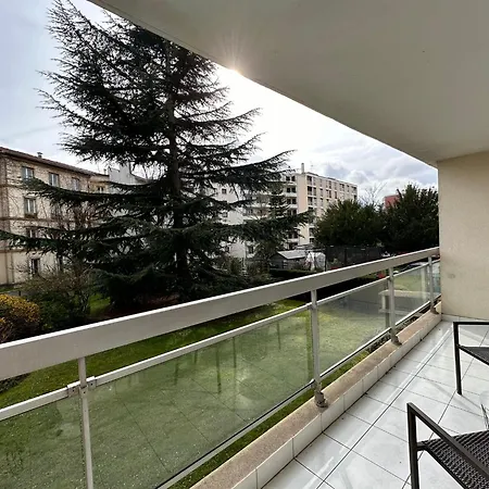 Cosy At Gates Of Paris Apartment