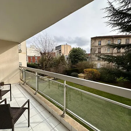 Cosy At Gates Of Paris * Vincennes